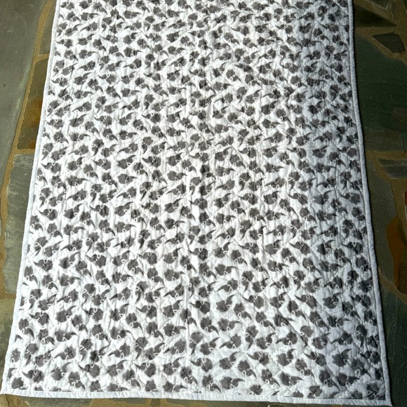 New🌟Anthropologie Quilted Blanket - Baby Elephants - Picture 2 of 4